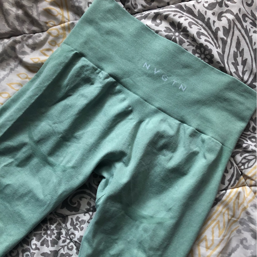 NVGTN Seamless Contour Leggings Medium